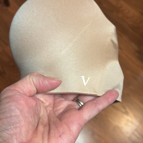 Victoria’s Secret nude, perfect shape wire free bra, t-shirt, 32D - Picture 2 of 6